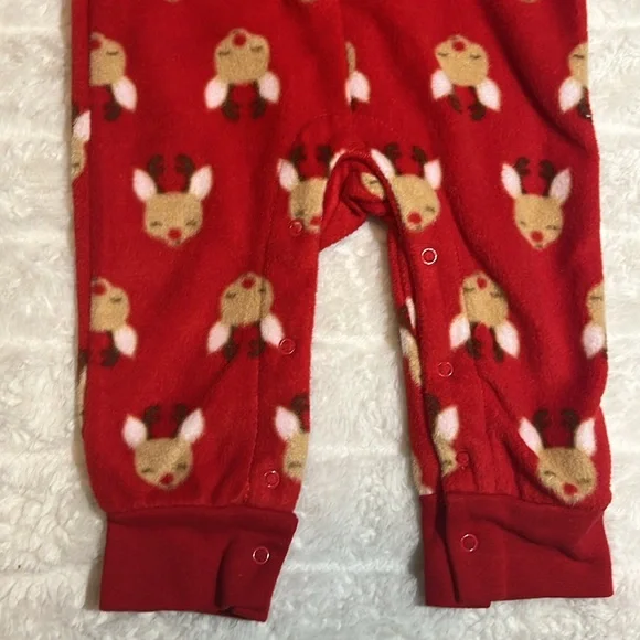 HB reindeer pajamas with a hoodie. Sz 6-9 mos. Red. Zip front - Picture 6 of 7